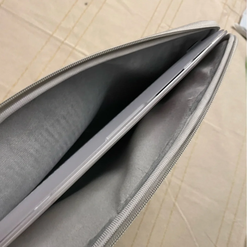 NWT 13” Computer/Tablet Padded Exterior Zipped Cover w/Crystal & Scrub Shells